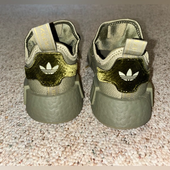 ADIDAS NMD_R1 ORBIT GREEN VELVET GOLD - Picture 5 of 7